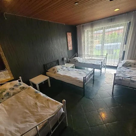 Hani's Partyhaus Σπίτι διακοπών Verl