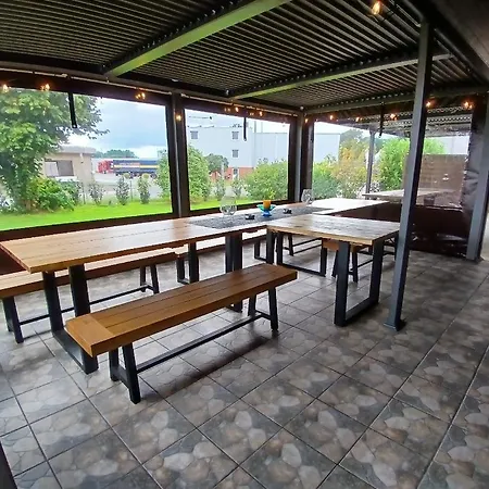 Σπίτι διακοπών Hani's Partyhaus *