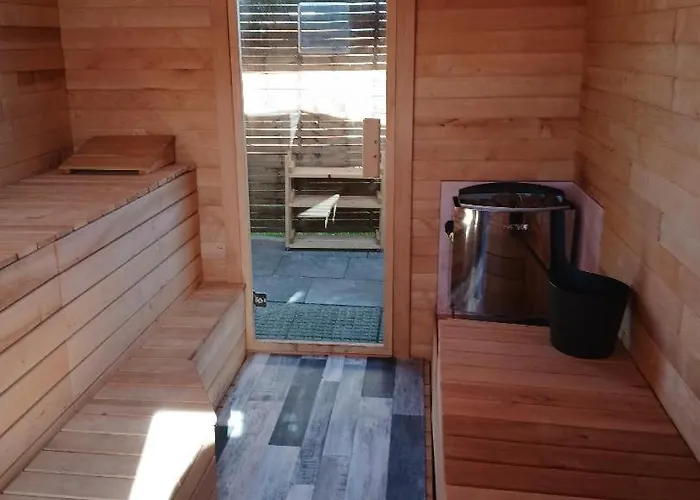 Vakantiehuis Hani's Partyhaus *