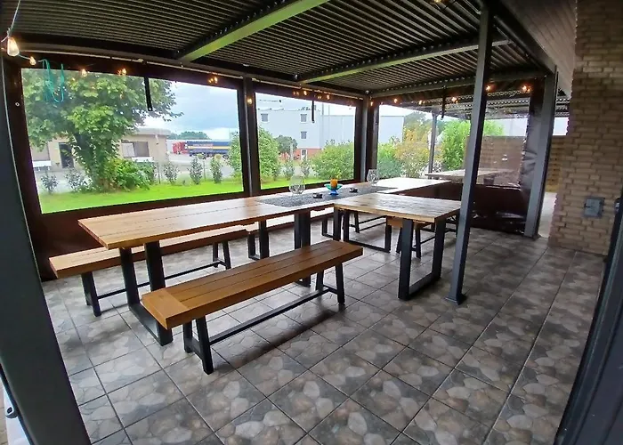 Vakantiehuis Hani's Partyhaus *